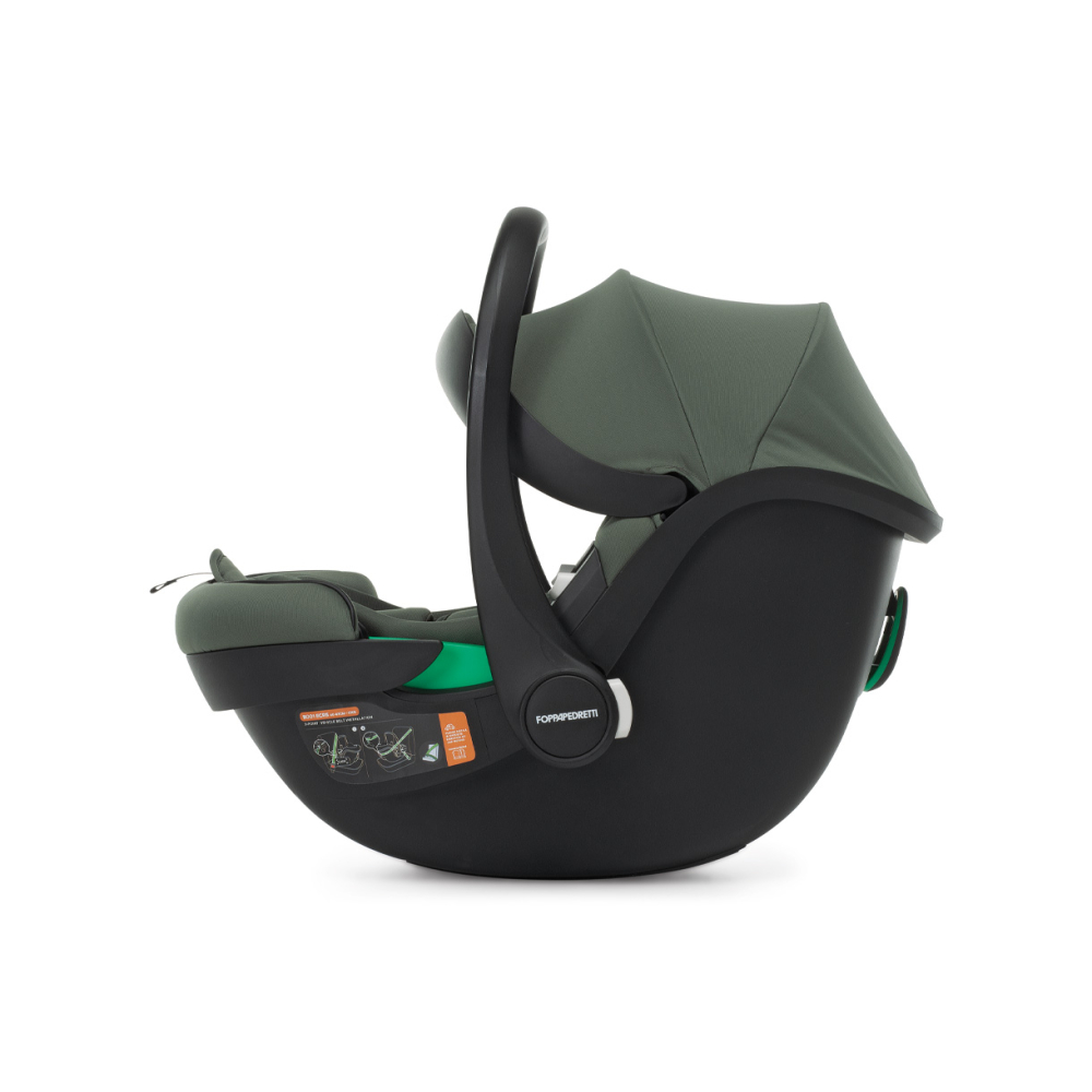 i-Size car seat homologated for children from 40 to 87 cm height (maximum weight 13 kg)