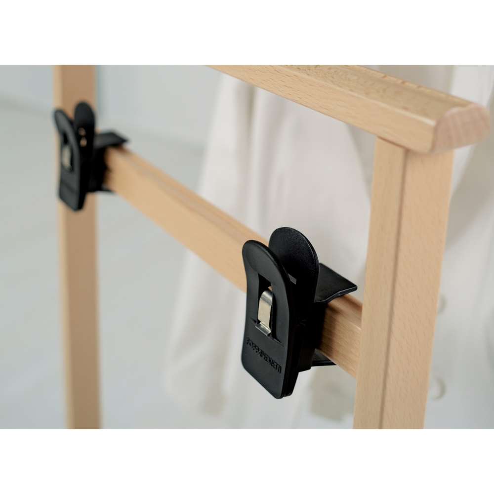 IlMettimpiega wooden suit stand by Foppapedretti - Official Website